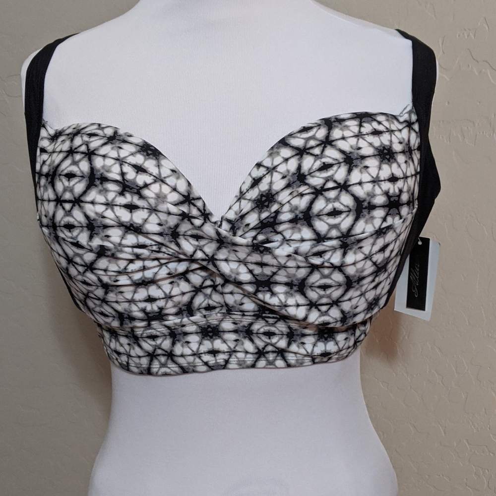 Allure Women's NWT Midkini Swim Top Size 2 (20/22)